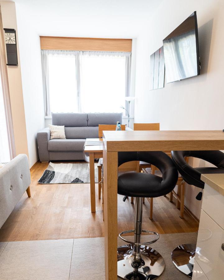 Flow Apartments Astoria Merano Bagian luar foto