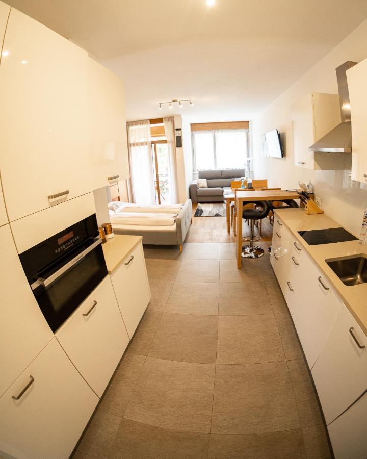 Flow Apartments Astoria Merano Bagian luar foto