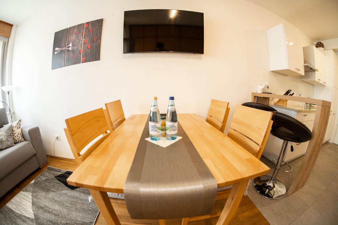 Flow Apartments Astoria Merano Bagian luar foto
