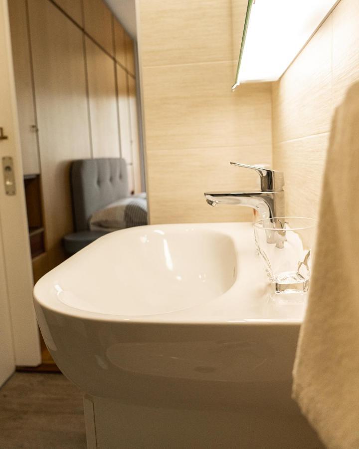 Flow Apartments Astoria Merano Bagian luar foto